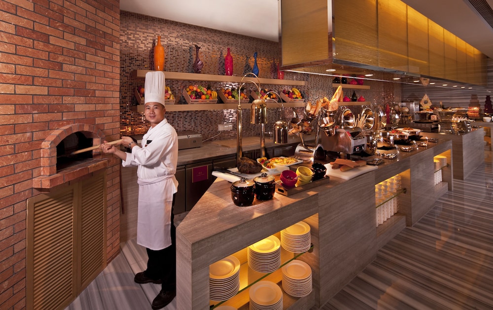 Crowne Plaza Guangzhou Huadu by IHG · Dining spaces