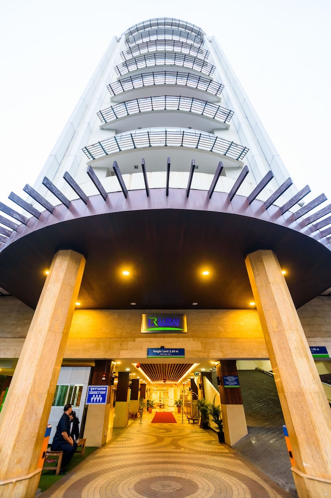 Lohas Residences Sukhumvit