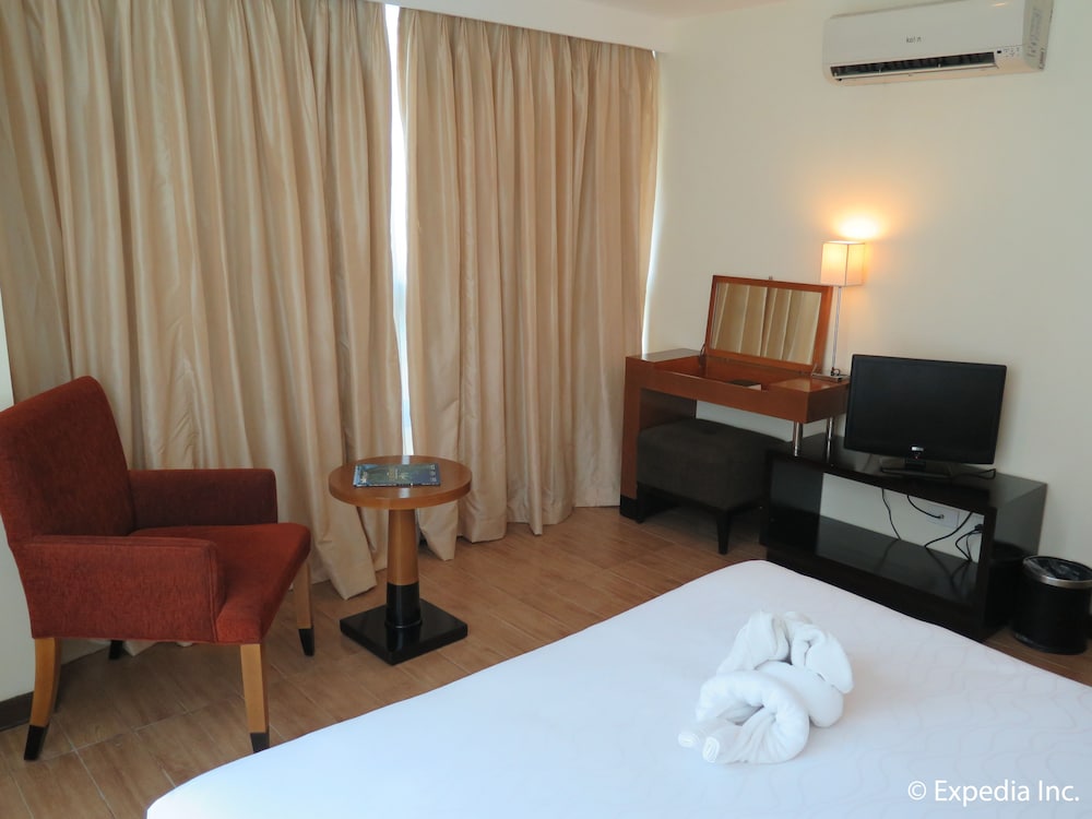 One Tagaytay Place Hotel Suites