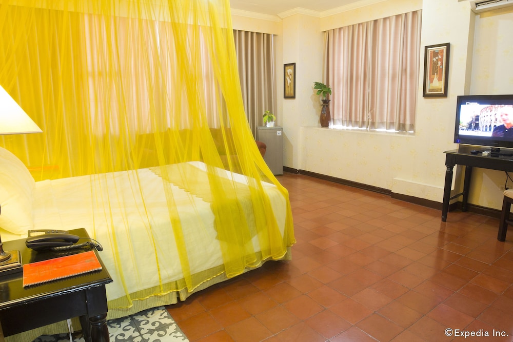 White Knight Hotel Intramuros