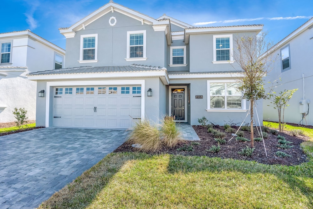Curated visual reference: Picture Idea: 6 Bdrm High End Champions Gate Villa In Florida