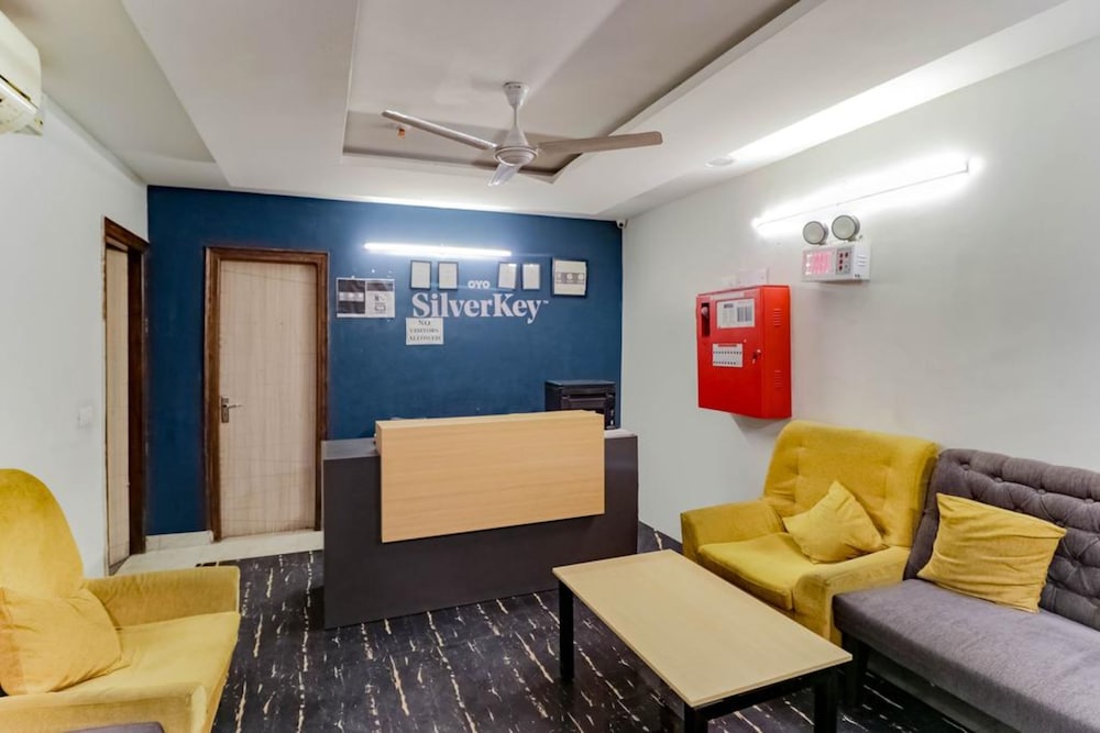 Adb Rooms Hotel Nazeer In East Delhi 