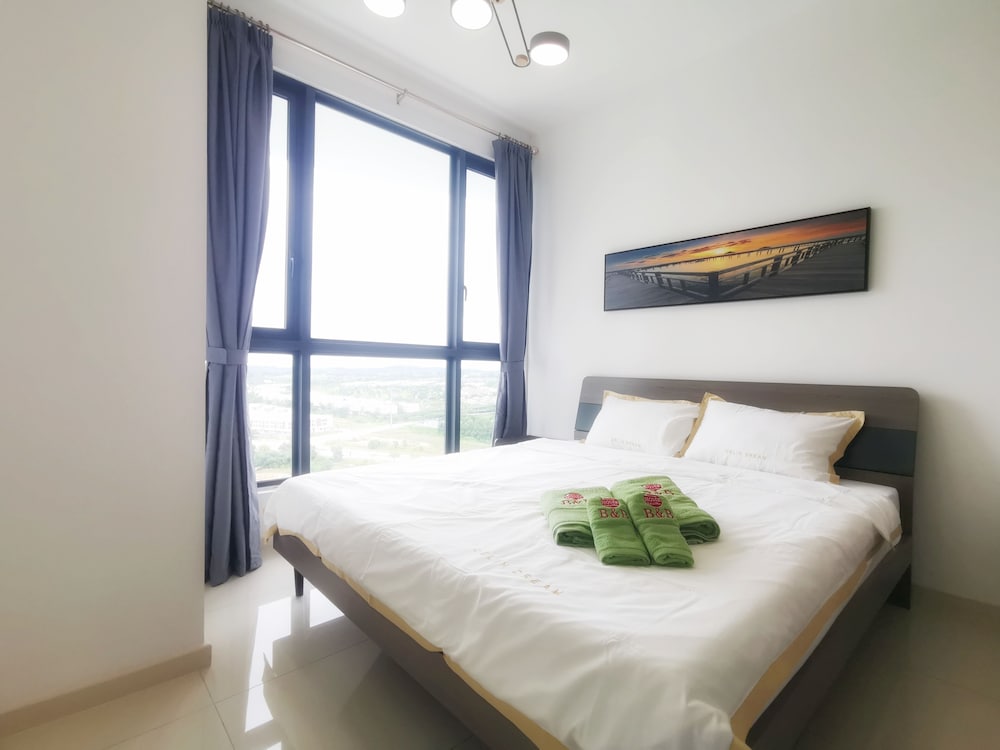 The M Macrolink Hijauan Medini