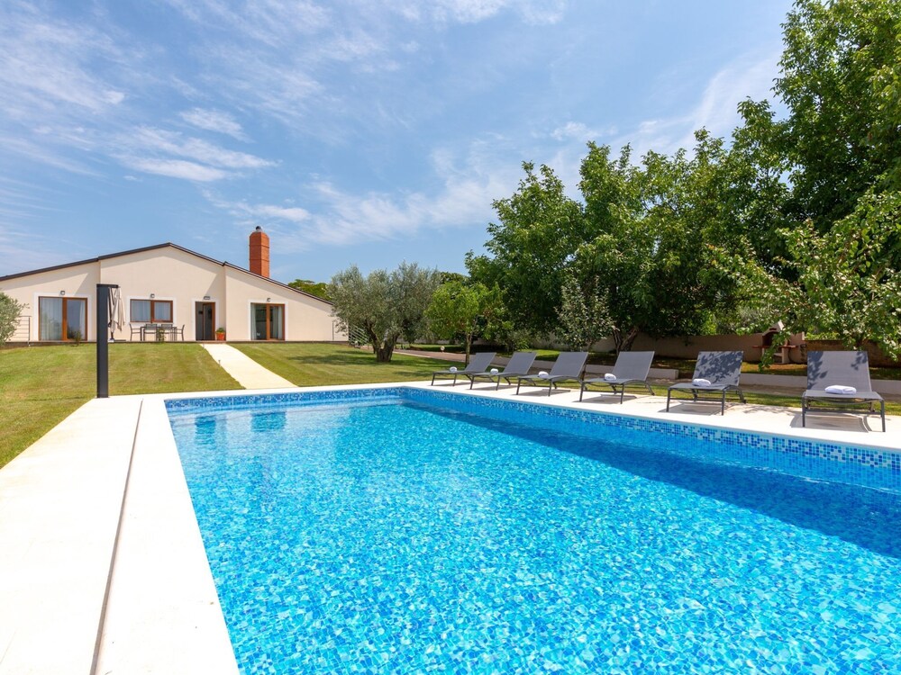 Single Storey Villa For 4 Persons With Private Pool Near Pula & Beach ...