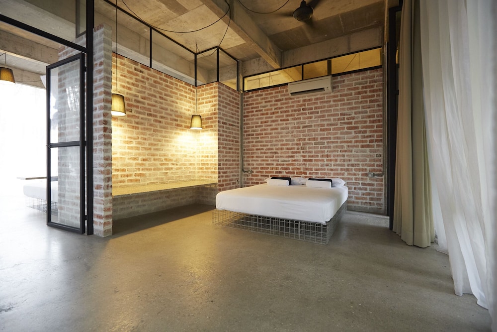 Belakang Kong Heng by DreamScape