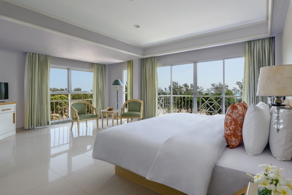 Seapine Beach Golf and Resort Hua Hin