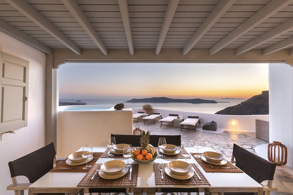 Exclusive Suites in Municipality of Thira | 2023 Updated prices, deals ...