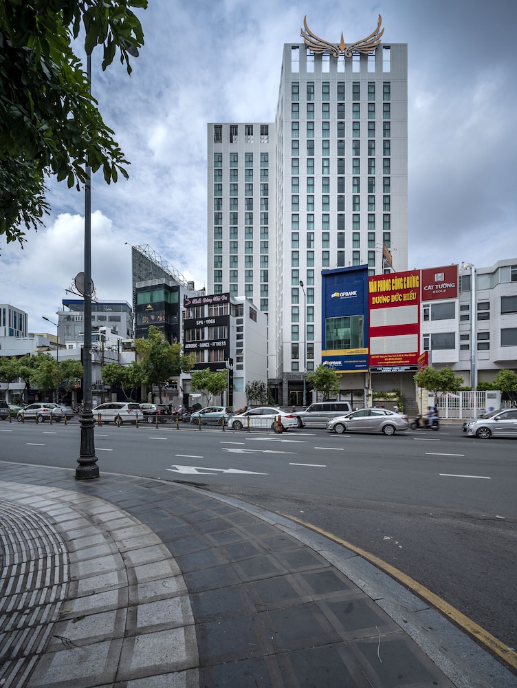 Muong Thanh Luxury Saigon Hotel