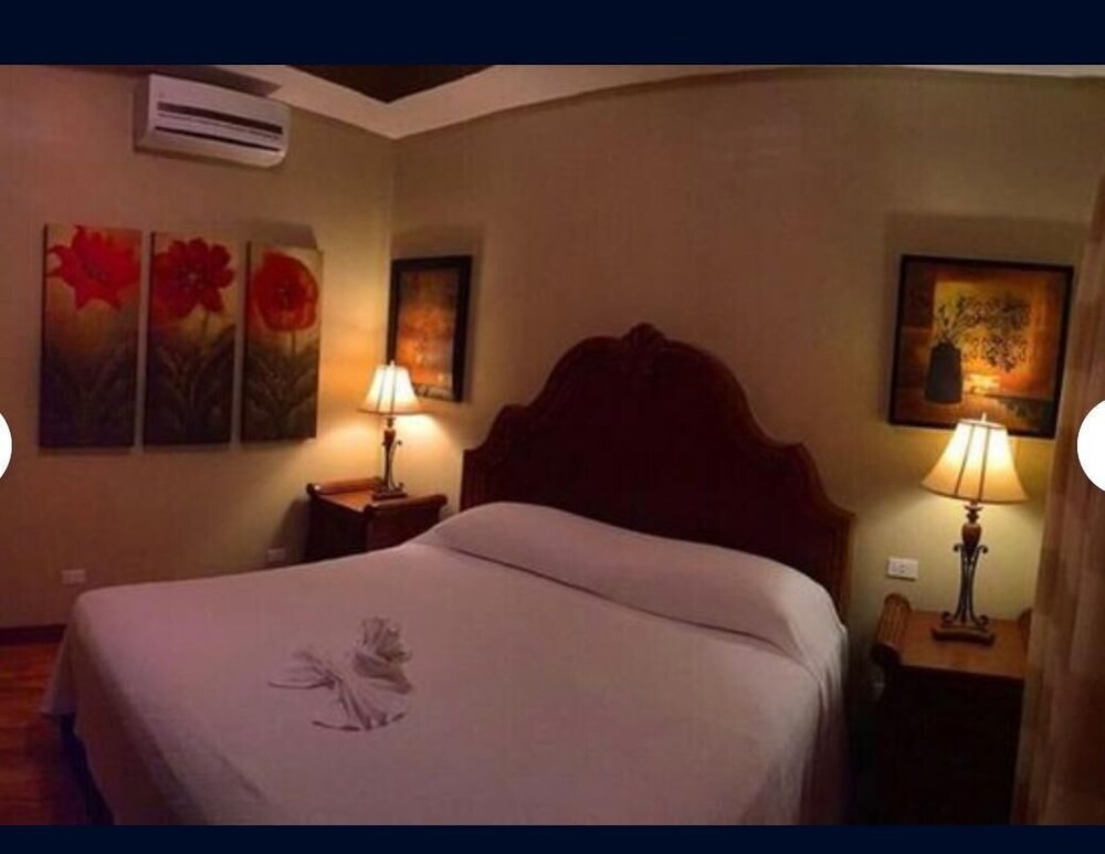 Hotel Royal Blue & Golf Cart Rental