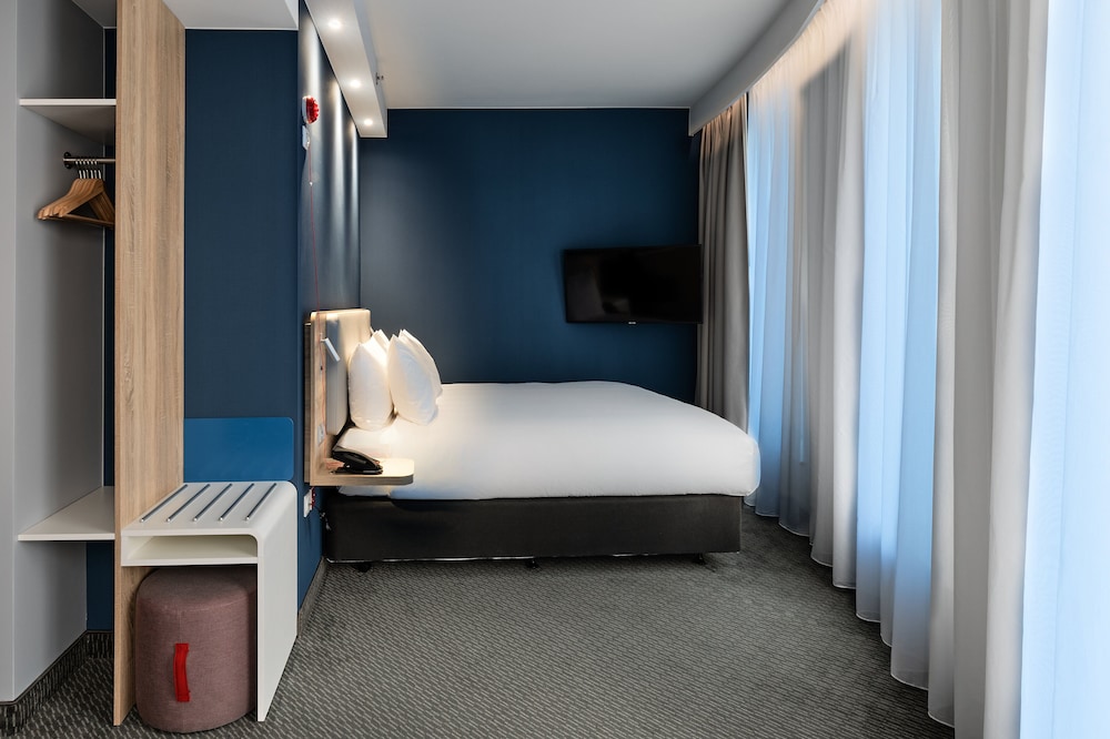 Holiday Inn Express Warsaw - The HUB by IHG