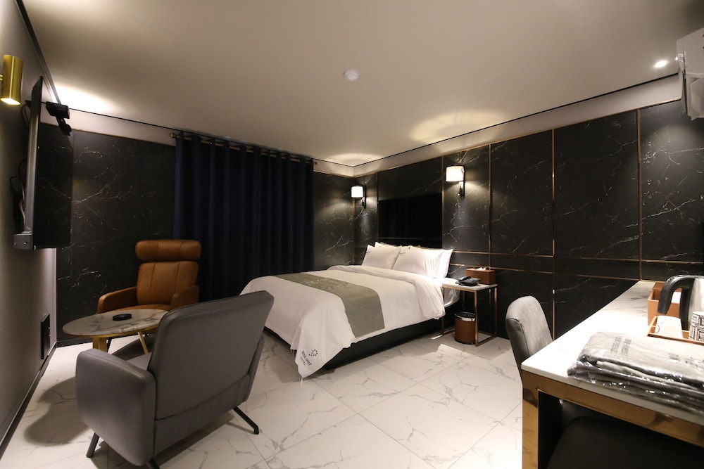 Ninespot Hotel