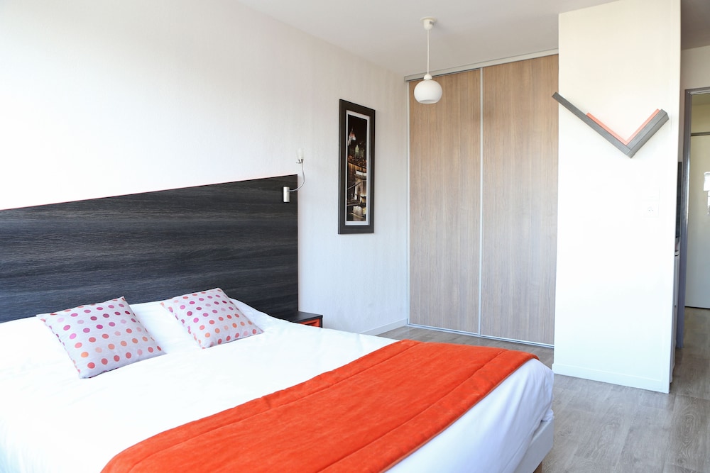 Hotels in Arrondissement de L'Haÿ-les-Roses