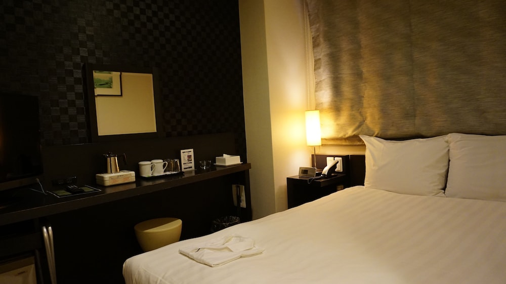 Hamilton Hotel Black
