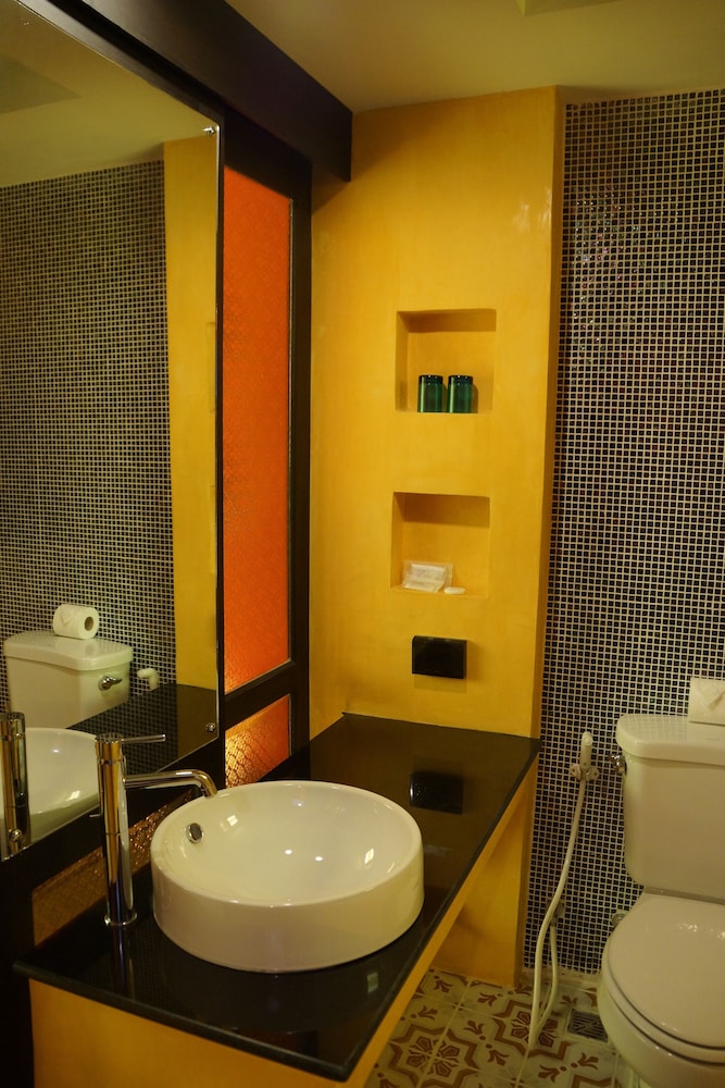 Bhundhari Chaweng Beach Resort Koh Samui