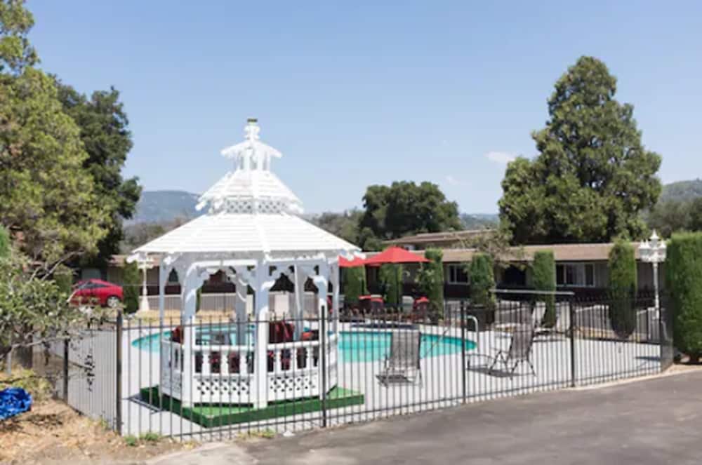 Apple Tree Inn in | 2024 Updated prices, deals - Klook United States