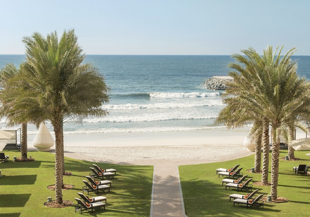 Bahi Ajman Palace Hotel