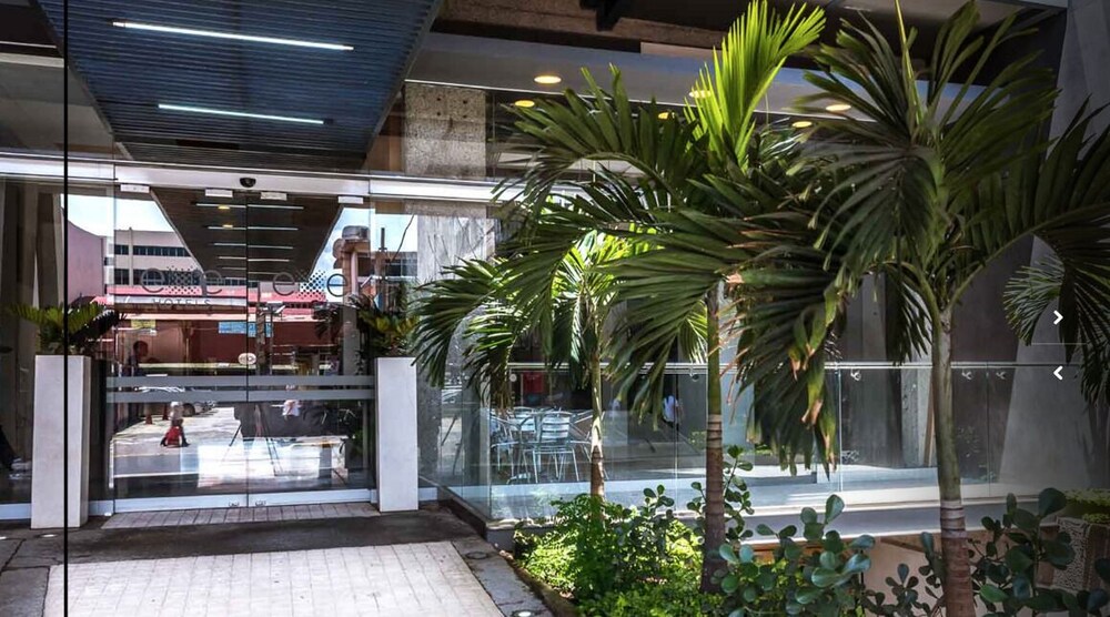 Urban Green Hotel & Suites