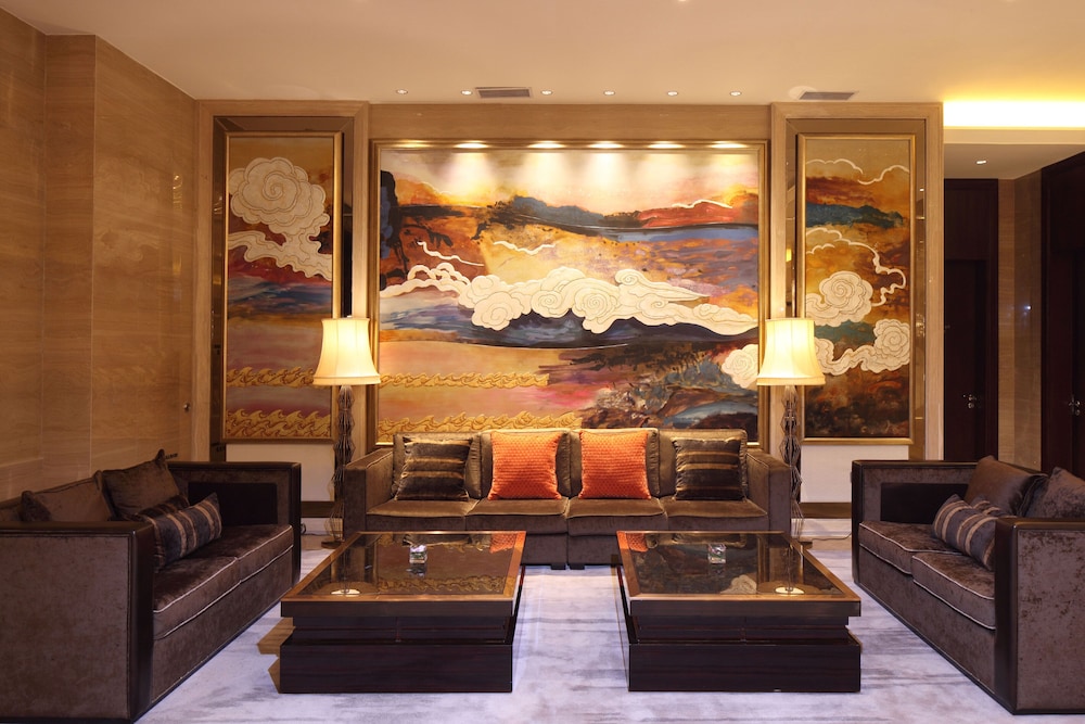 DoubleTree by Hilton Guangzhou · Hotel setting