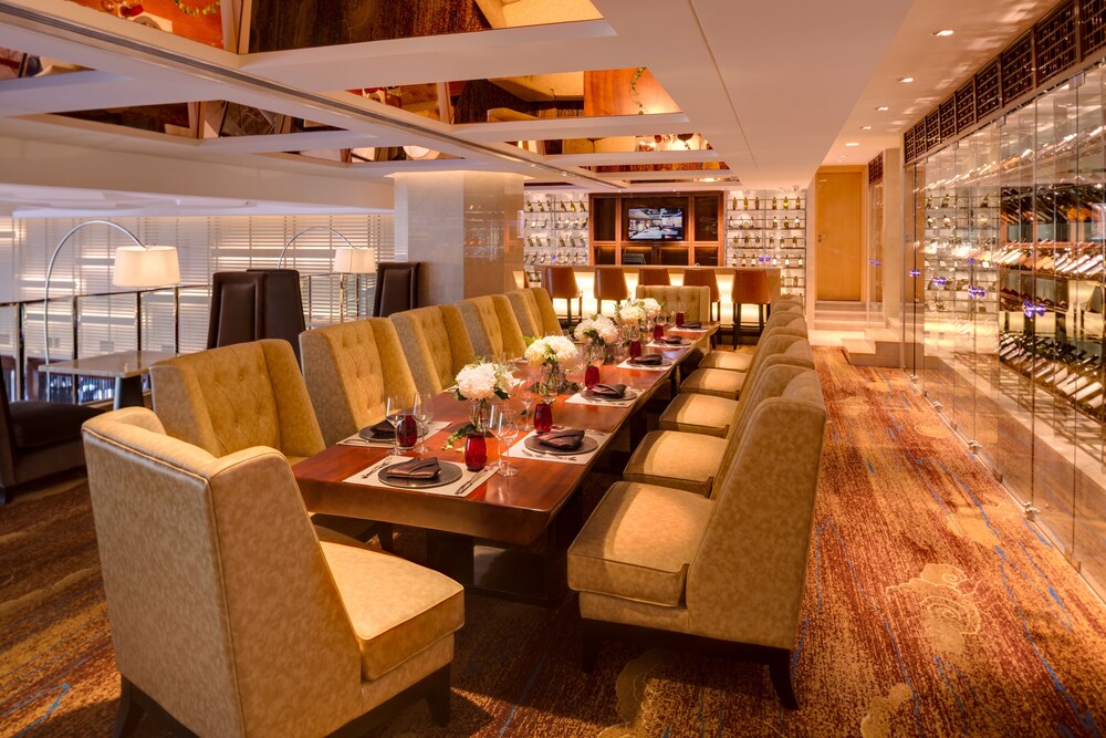 Swissôtel Guangzhou · Dining spaces