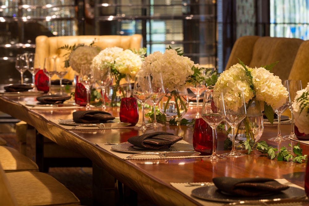 Swissôtel Guangzhou · Dining spaces