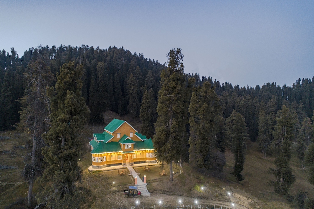 Gulmarg Ski Hill Resort in Baramula 2023 Updated prices, deals