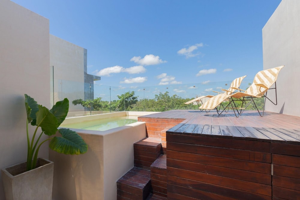 View of Stylish 2 Level 3 BR Penthouse Stunning Design Private Pool Sun Deck ...
