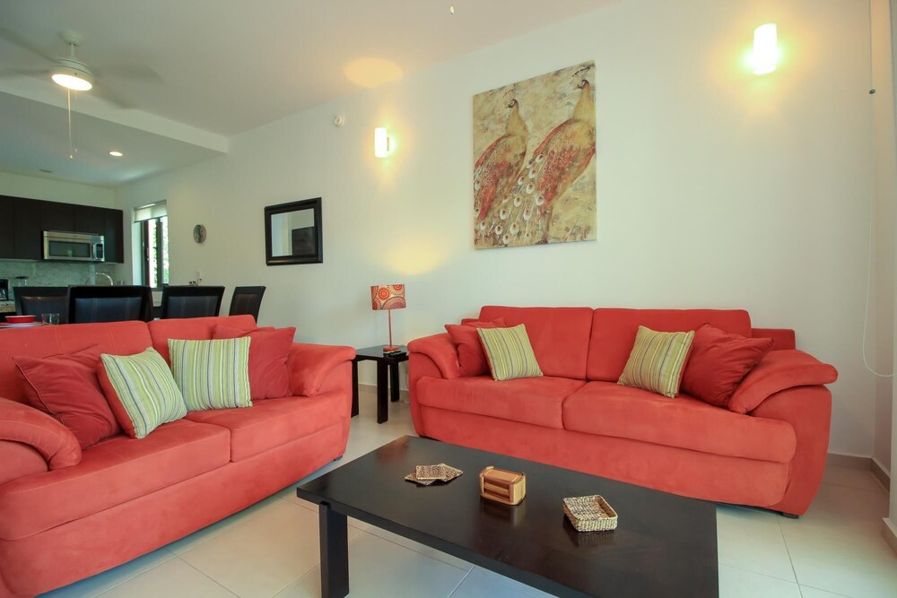 lovely-family-condo-shared-pool-bbq-facilities-wellness-center-in