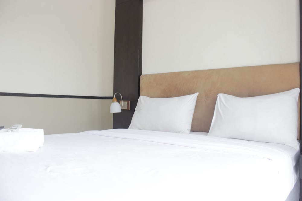 Spacious 1BR with Great View at Marbella Suites Dago