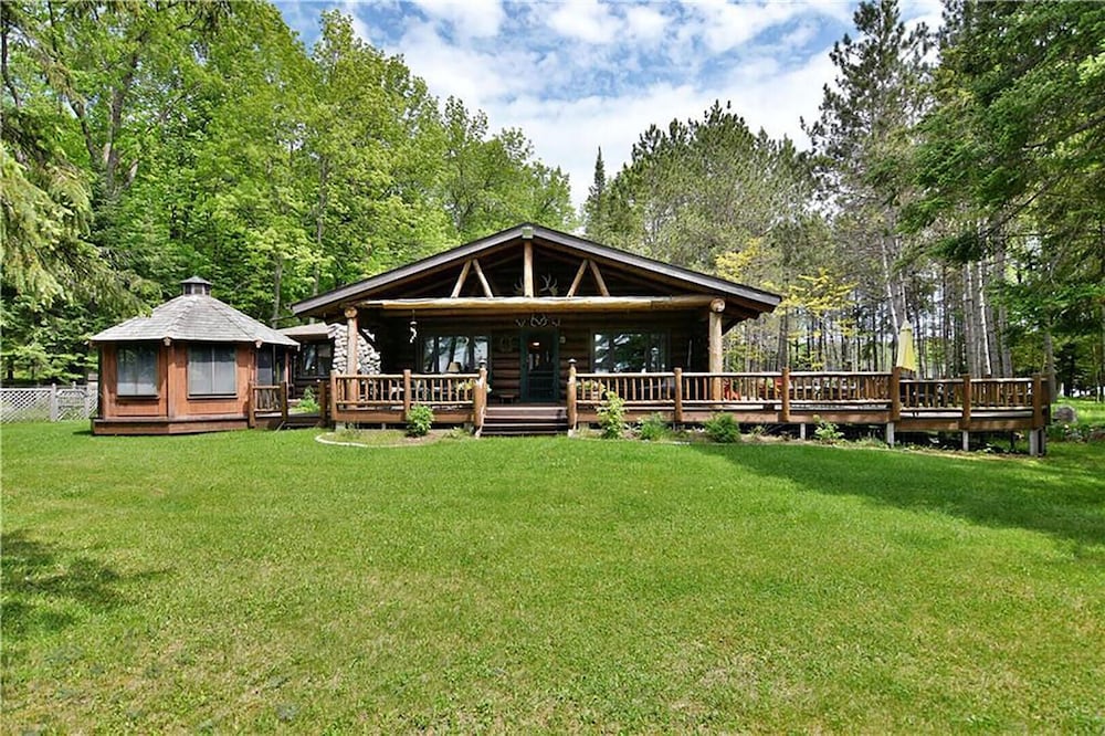 Two Bear Lodge on Lost Land Lake in Town of Spider Lake 2023 Updated