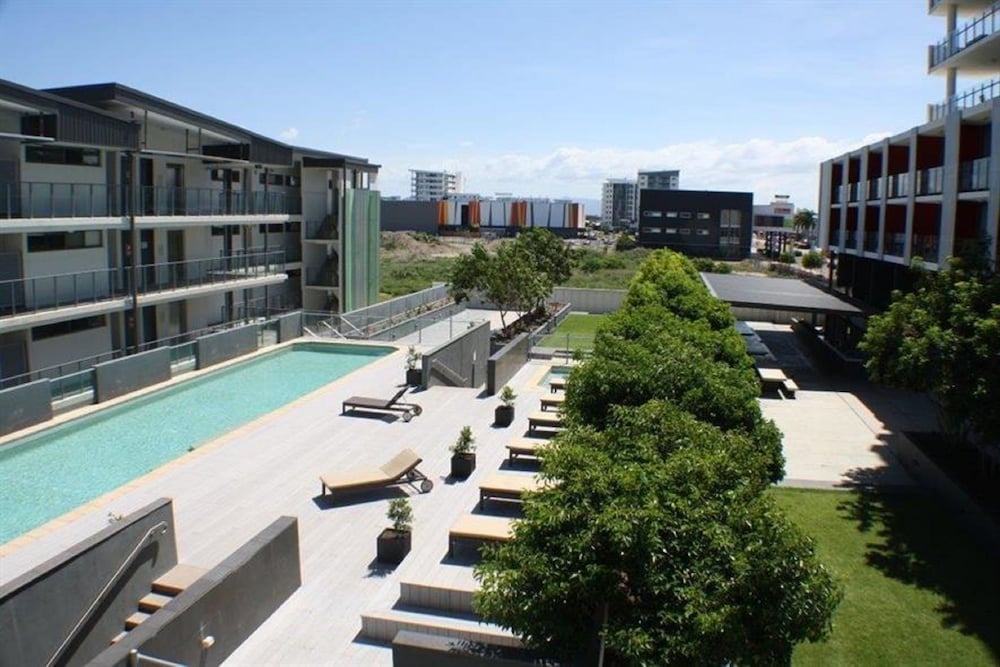 Islington at Central