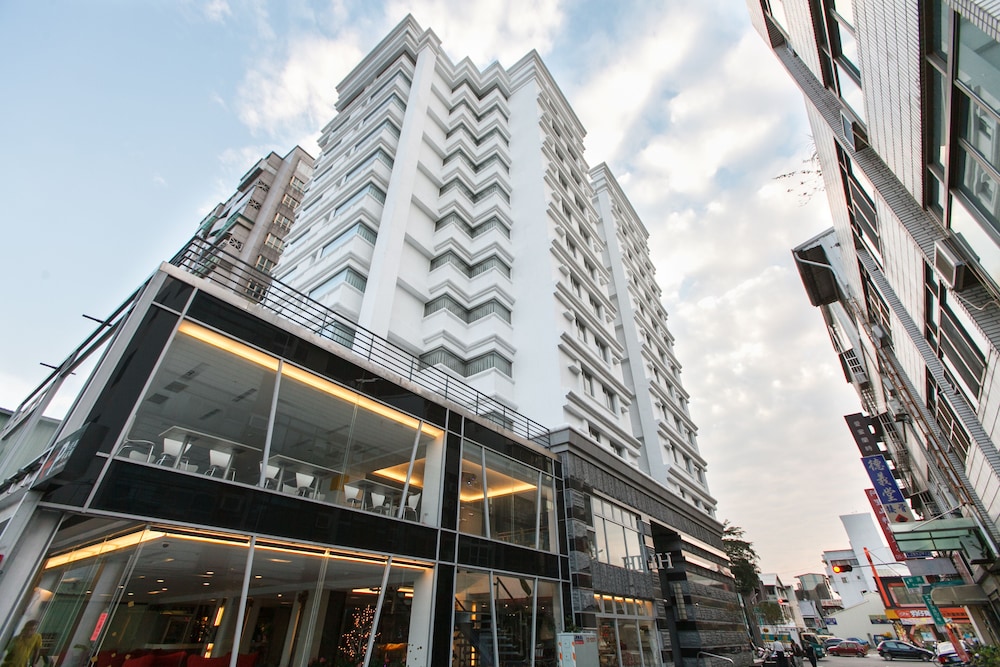 嘉義HOTEL HI新民店