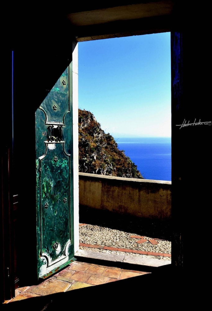 Rebecca s TaorminaEtna Collection IV in Santa Teresa di Riva 2023