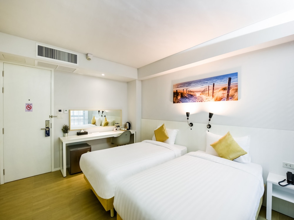 Kitzio House Hotel Huai Kwang