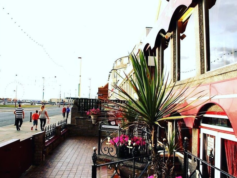 Balmoral Hotel in Blackpool | 2023 Updated prices, deals - Klook United ...