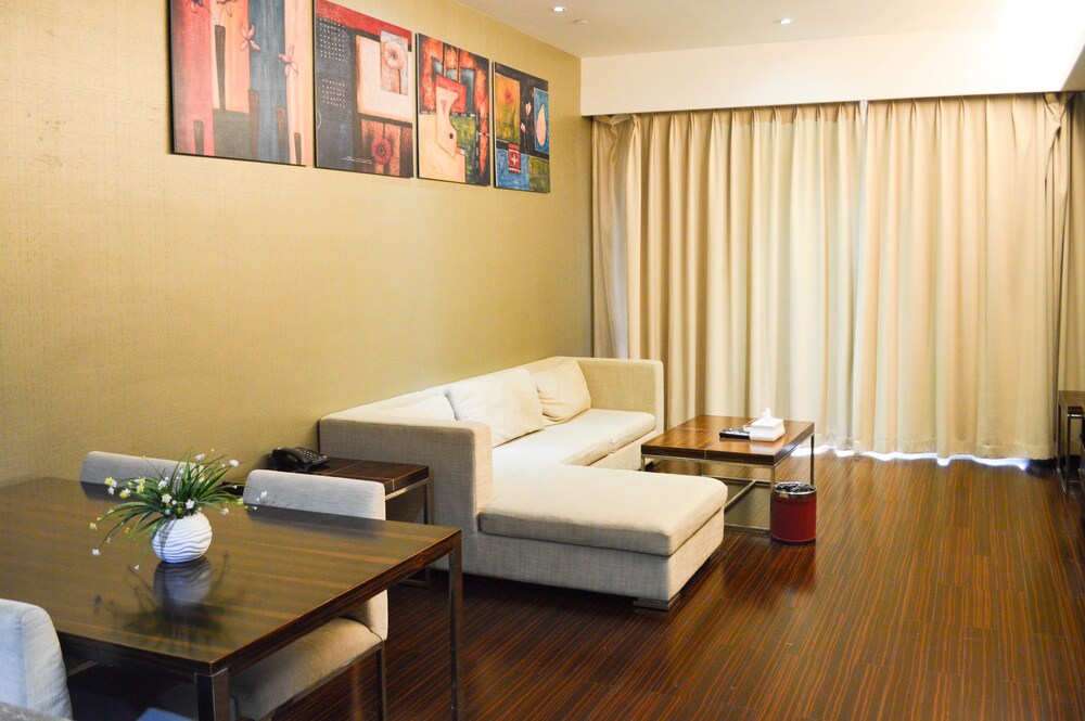Xingyi International Hotel Poly Store · Guest room