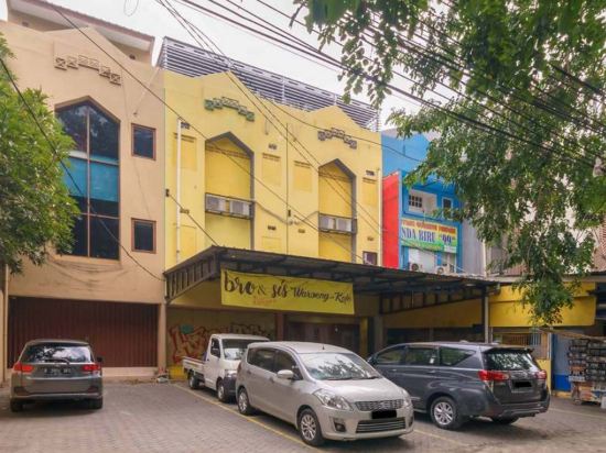 RedDoorz @ Taman Galaxy Bekasi