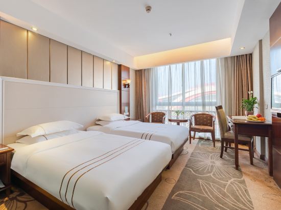 atour hotel yiwu international trade city passenger transport center