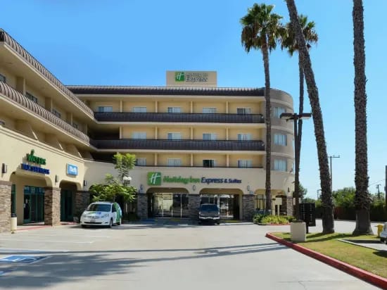 Holiday Inn Express & Suites Pasadena - Los Angeles by IHG