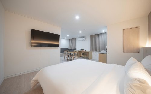 HARU HOTEL