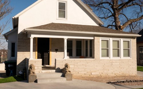Stylish Stay Near CWS, Zoo & Downtown Fun