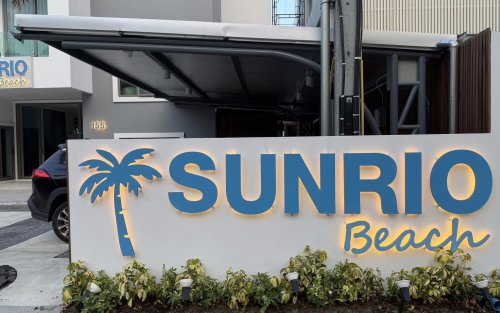 Sunrio Beach Hotel Sichon
