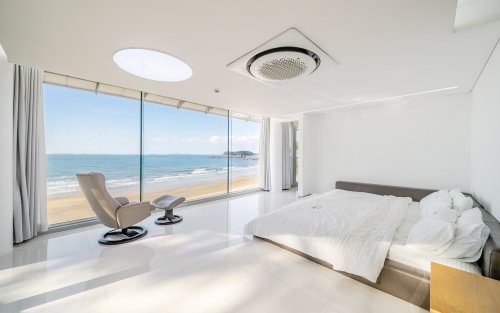 Boryeong Lavar Pool Villa