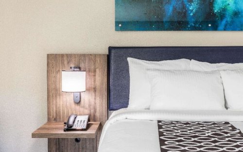 La Quinta Inn & Suites by Wyndham Galveston West Seawall