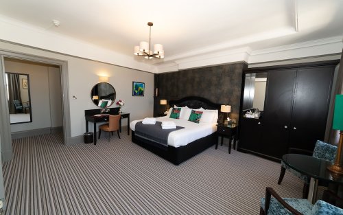 The Queens Hotel