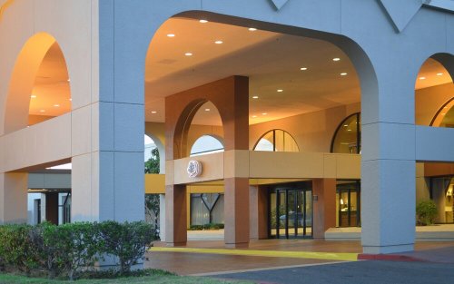Doubletree by Hilton Newark - Fremont