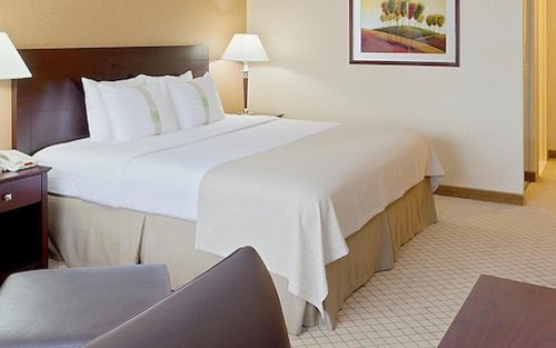 Armoni Inn & Suites