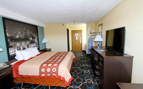 Super 8 by Wyndham Kansas City
