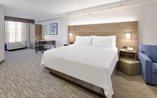 Holiday Inn Express & Suites Irving Conv Ctr - Las Colinas by IHG