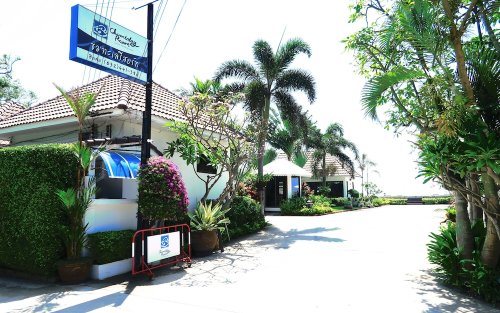 Chomtalay Resort at Had Chaosamran Beach