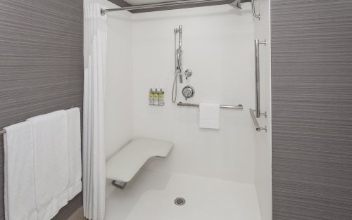 Holiday Inn Express Hotel & Suites Long Island-East End by IHG